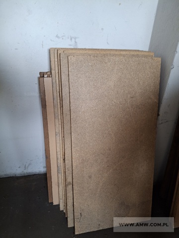 Sprzęt kwaterunkowy - pakiet zawierający 28 poz. asort. (wg oddzielnego wykazu), w tym m.in.: szafy na odzież metalowe, łóżka koszarowe, regały magazynowe metalowe itp. 